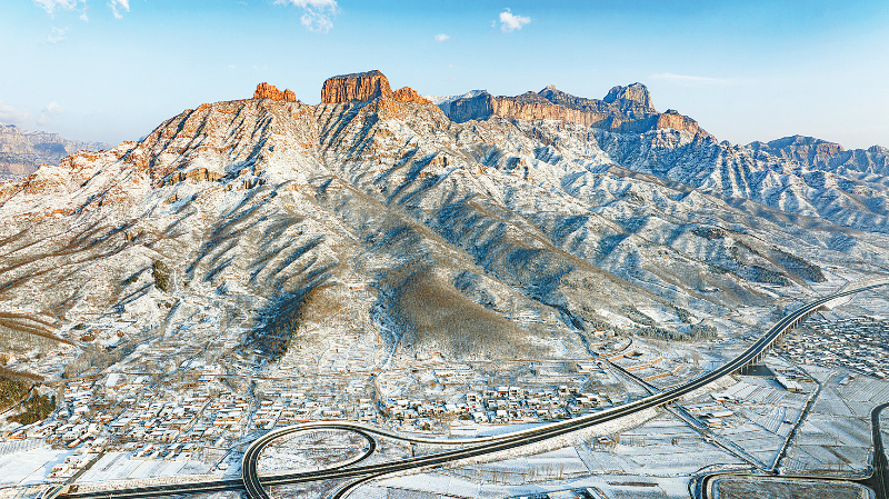 ���ÿ����硿ѩ��̫��